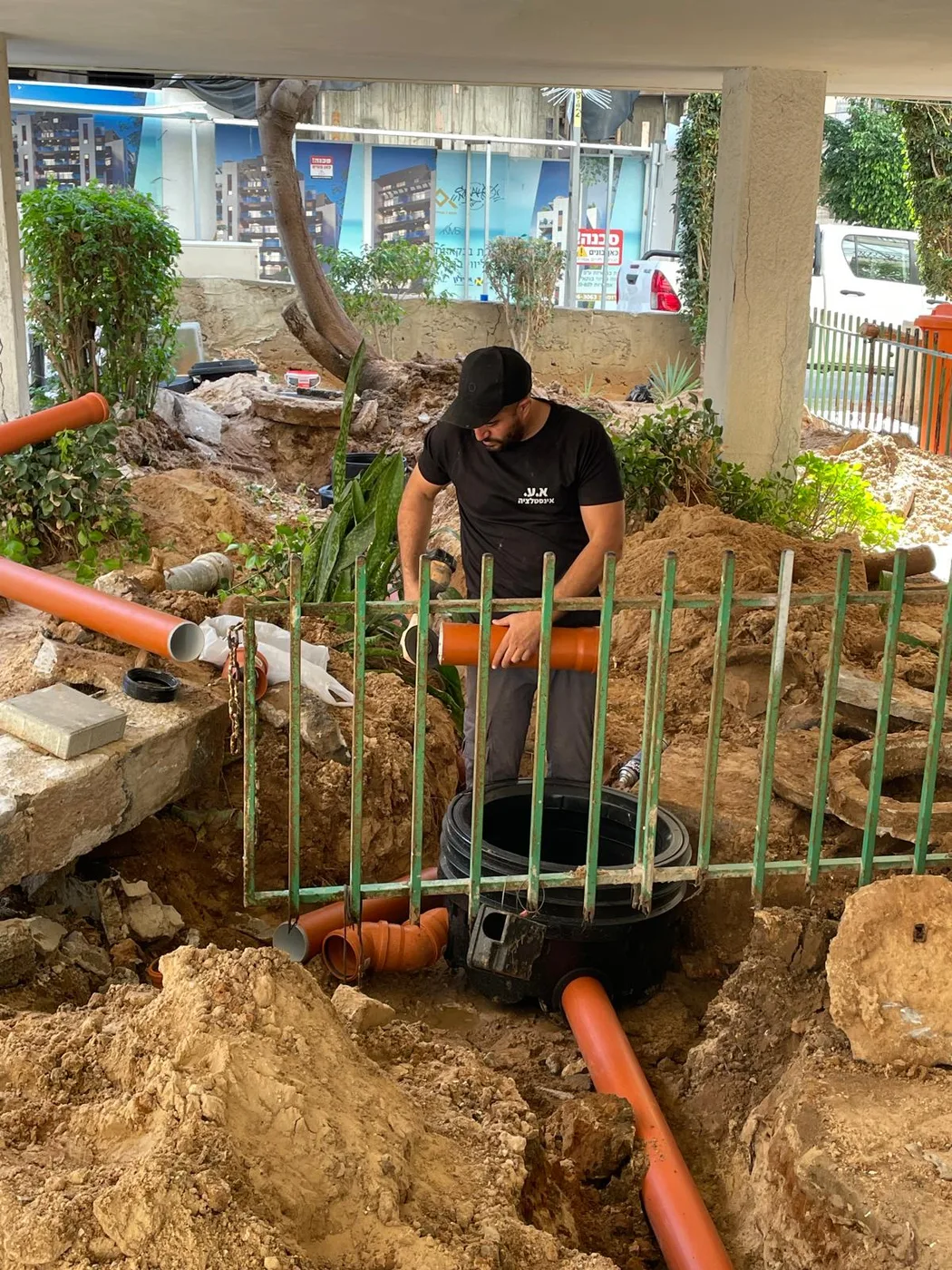 אינסטלטור בראשון לציון בעבודת ביוב וצנרת